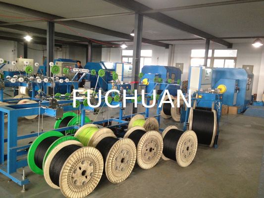 Sky Blue 3Pcs Core Wire Twisting Machine 700Rpm Equipaggiamento ad alta rotazione stabile