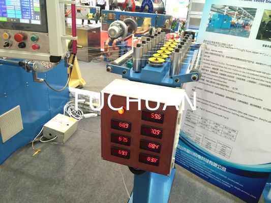 Attrezzatura automatica per macchina per l'aggraffatura del doppio filo di rame con torsione del filo centrale